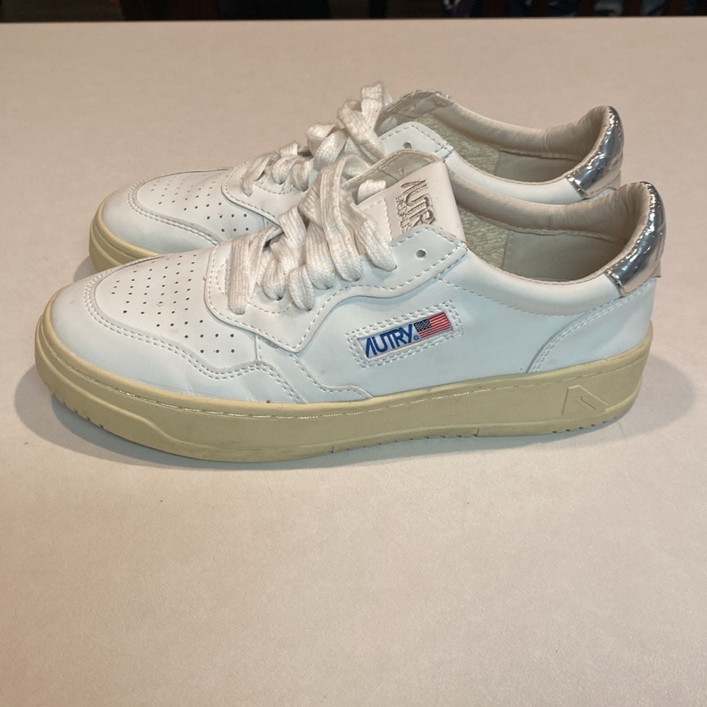 AUTRY MEDALIST METALLIC LOW SNEAKERS IN WHITE LEATHER Sz 39 EUC - Picture 5 of 13
